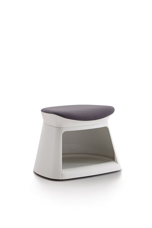 PP Fiber Training Room Tables And Chairs 60*53.5*83.5cm Stackable Save Space